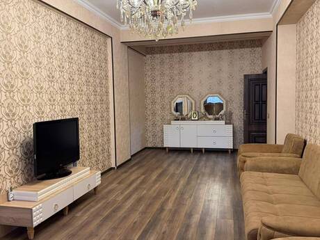 3 otaqlı mənzil, 131 m², İnşaatçılar: 450 000 ₼ 3