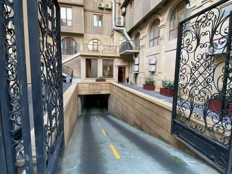 İçəri Şəhərdə 4 otaqlı yeni tikili mənzil satılır, 204 m², 930 000 AZN, şəkil 2 / 12
