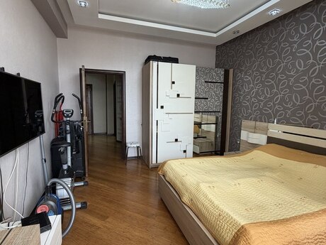 3 otaqlı mənzil, 130 m², 8-ci mikrorayon: 360 000 ₼ 5
