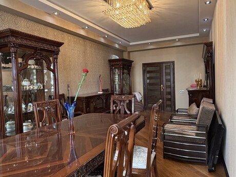 3 otaqlı mənzil, 130 m², 8-ci mikrorayon: 360 000 ₼ 3