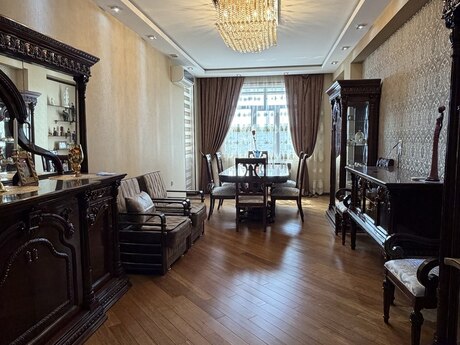 3 otaqlı mənzil, 130 m², 8-ci mikrorayon: 360 000 ₼ 2