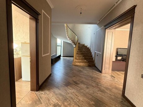 5 otaqlı həyət evi, 185 m², Novxanı: 280 000 ₼ 2