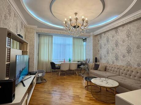 Объявление №6380455 - Баку, м. Халглар Достлугу, 3-комн., 80 м², 9/16 этаж