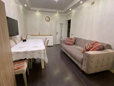 5 otaqlı köhnə tikili - Əhmədli q. - 100 m²