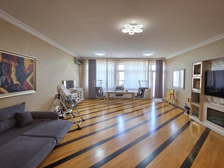 4 otaqlı mənzil, 187 m², Elmlər Akademiyası: 455 000 ₼ 2