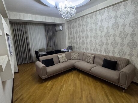 3-комнатная квартира, 85 м², 20 Yanvar: 195 000 ₼ 4