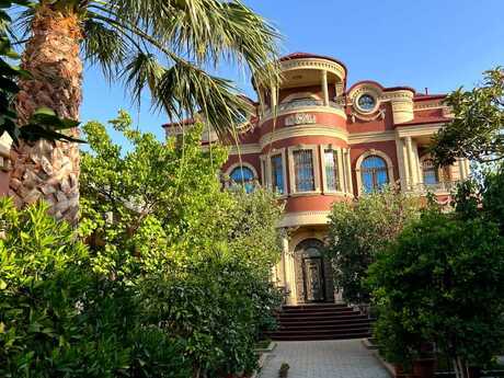 10 otaqlı həyət evi/bağ evi - Qaraçuxur q. - 1001 m²