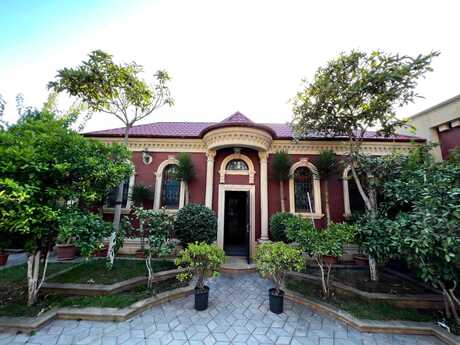 10 otaqlı həyət evi/bağ evi - Qaraçuxur q. - 1001 m²