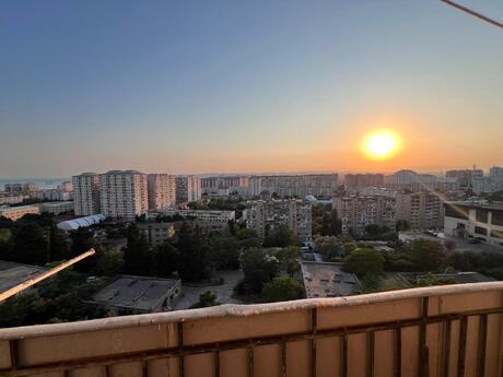 3 otaqlı köhnə tikili - Həzi Aslanov m. - 85 m²