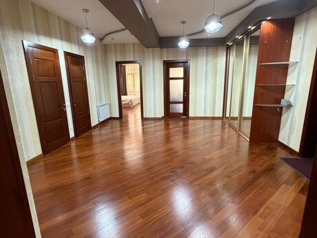 3 rooms · 160 m² · floor 8/12, Azadlıq Prospekti