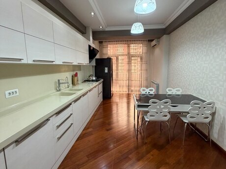3-room apartment, 160 m², Azadlıq Prospekti: 500 000 ₼ 5