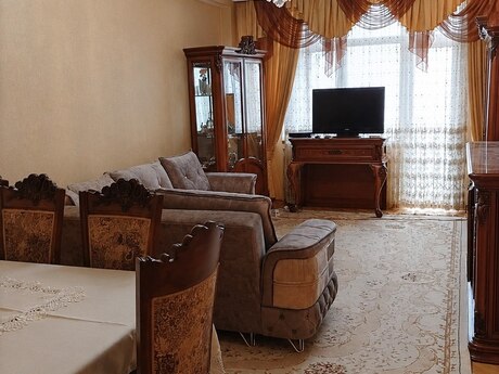 Kirayə 3 otaqlı mənzil, 140 m², 28 May: 1 200 ₼/ay 3