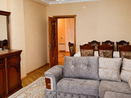 Kirayə 3 otaqlı mənzil, 140 m², 28 May: 1 200 ₼/ay 2