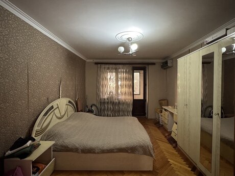 3 otaqlı köhnə tikili - İnşaatçılar m. - 85 m²