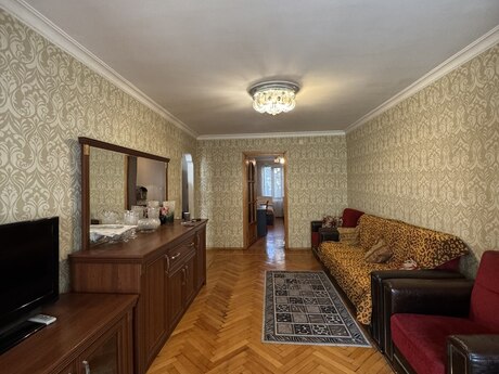 3 otaqlı köhnə tikili - İnşaatçılar m. - 85 m²