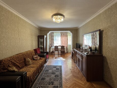 3 otaqlı köhnə tikili - İnşaatçılar m. - 85 m²