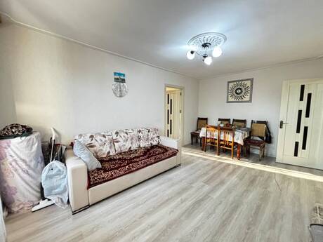 Elan №6381562 - Bakı, Qara Qarayev m., 2 otaqlı, 50 m², 3/5 mərtəbə
