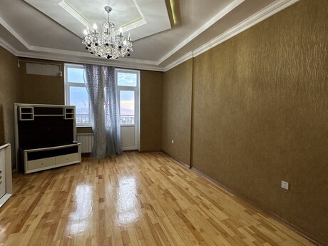 Объявление №6381570 - Баку, м. Халглар Достлугу, 3-комн., 90 м², 9/17 этаж