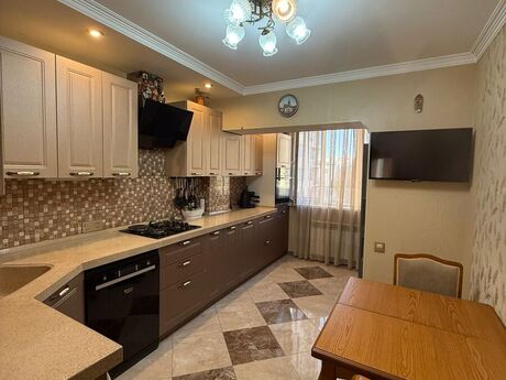 3 otaqlı köhnə tikili - 28 May m. - 80 m²