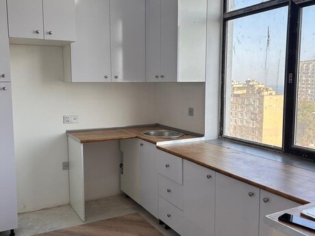 Elan №6381780 - Bakı, Yeni Günəşli q., 2 otaqlı, 67 m², 15/18 mərtəbə