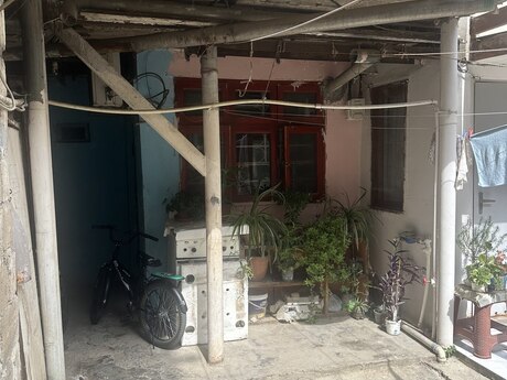 1 otaq · 30 m² · 1/3 mərtəbə, İçəri Şəhər