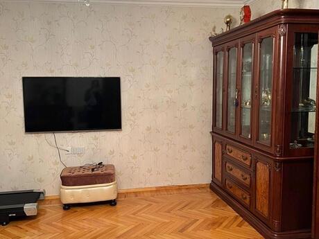 3-комн. вторичка - м. Элмляр Академиясы - 100 м²