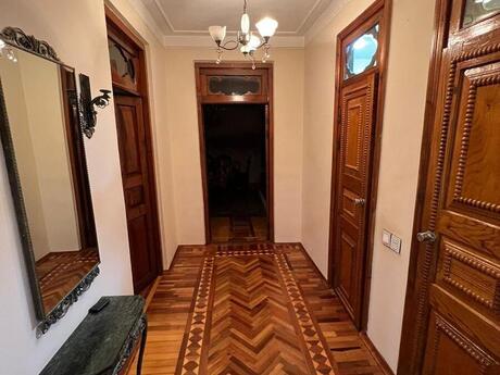 3-комн. вторичка - м. Элмляр Академиясы - 100 м²