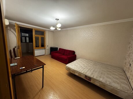 Elan №6382277 - Bakı, Qara Qarayev m., 1 otaqlı, 45 m², 2/5 mərtəbə