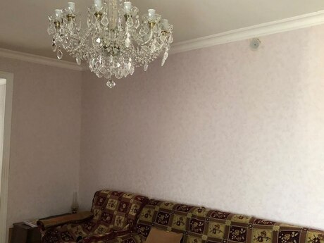 2 otaqlı köhnə tikili - Qara Qarayev m. - 48 m²