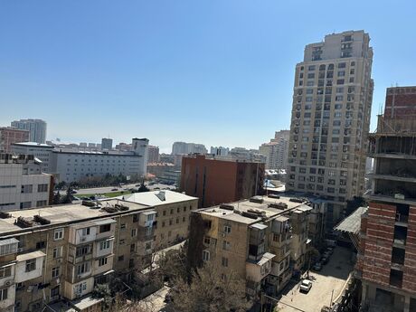 3 otaqlı mənzil, 140 m², İnşaatçılar: 358 000 ₼ 2