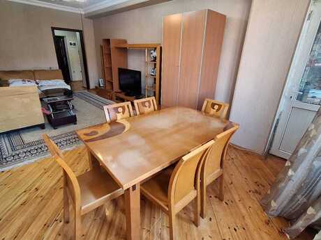 3-room apartment for rent, 95 m², Şah İsmayıl Xətai: 750 ₼/mo 3