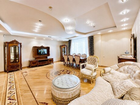 7 rooms · 350 m² · floor 12/17, Gənclik