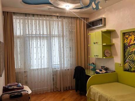 Kirayə 4 otaqlı mənzil, 200 m², Şah İsmayıl Xətai: 2 000 ₼/ay 5