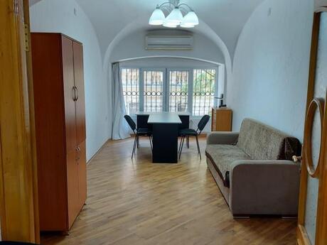 2-комн. офис - м. Ичеришехер - 65 м²