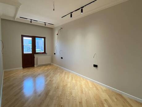 4-room apartment, 211 m², 28 May: 660 000 ₼ 3