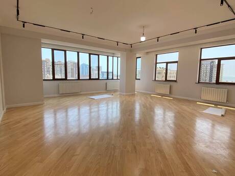 Elan №6382763 - Bakı, 28 May m., 4 otaqlı, 211 m², 10/18 mərtəbə
