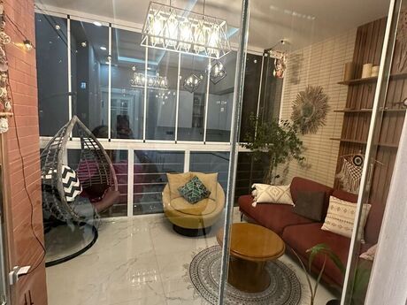 3-комн. новостройка - м. 8 ноября - 174 м²