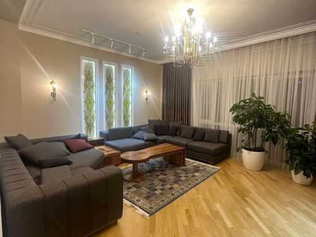 3-комн. новостройка - м. 8 ноября - 174 м²