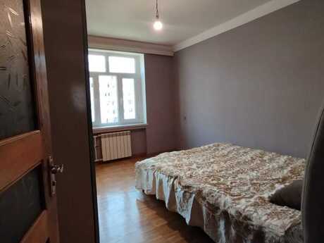 3 otaqlı köhnə tikili - Elmlər Akademiyası m. - 100 m²