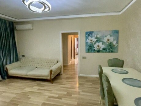 Elan №6382611 - Bakı, 28 May m., 3 otaqlı, 80 m², 3/5 mərtəbə