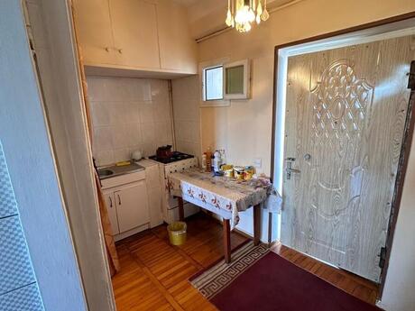 2 otaqlı köhnə tikili - İnşaatçılar m. - 40 m²