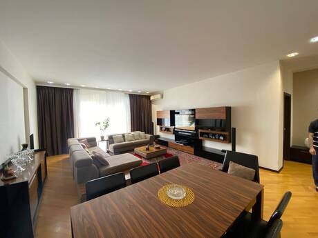 4 otaqlı mənzil, 200 m², 28 May: 800 000 ₼ 2