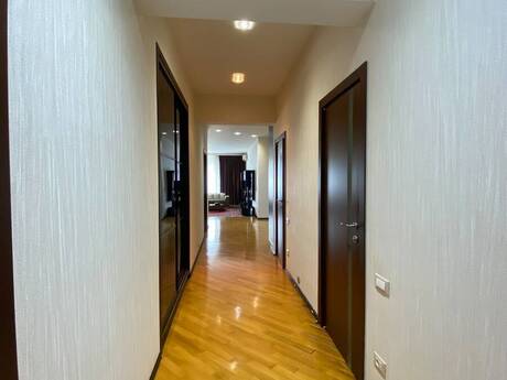 4 otaqlı mənzil, 200 m², 28 May: 800 000 ₼ 4