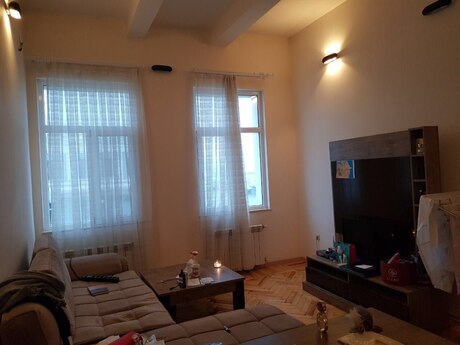 Elan №6382769 - Bakı, Sahil m., 2 otaqlı, 60 m², 8/8 mərtəbə