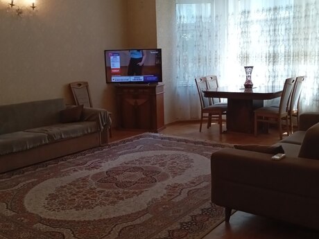 4 rooms · 143 m² · floor 3/10, İçəri Şəhər