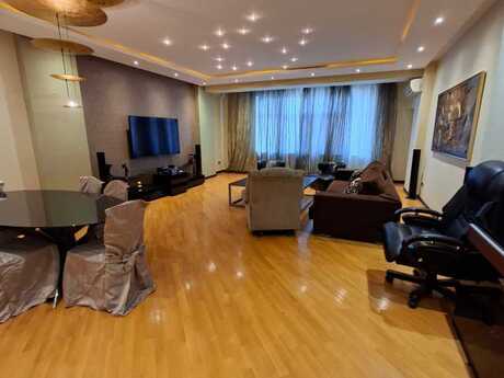 4-комн. новостройка - м. 28 мая - 260 м²