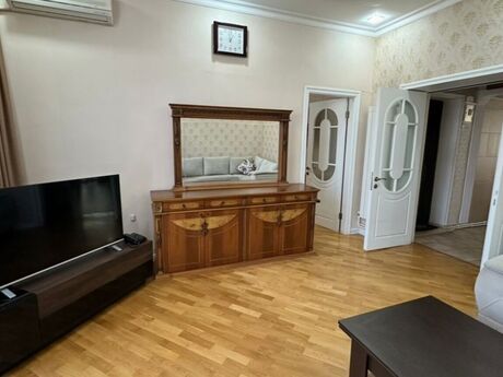 Объявление №6382819 - Баку, м. Элмляр Академиясы, 2-комн., 60 м², 3/4 этаж