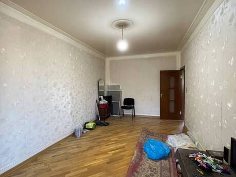 3 otaqlı köhnə tikili - Xətai r. - 80 m²