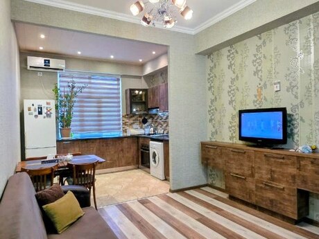 Объявление №6382921 - Баку, м. Ази Асланов, 3-комн., 80 м², 2/7 этаж