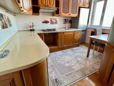 2 otaqlı yeni tikili - İnşaatçılar m. - 70 m²